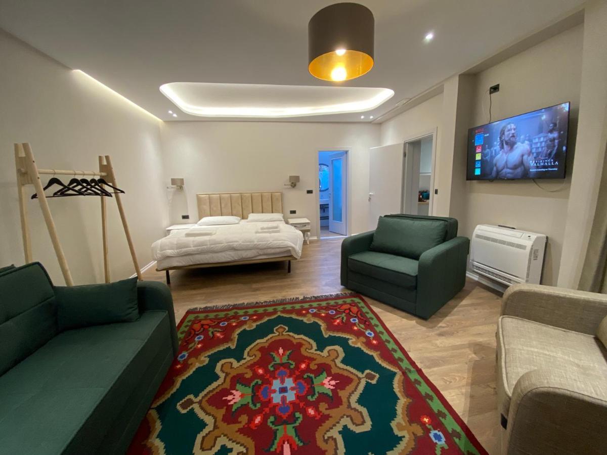 Vila-Amo, Suites&Rooms In Tirana Center Dış mekan fotoğraf